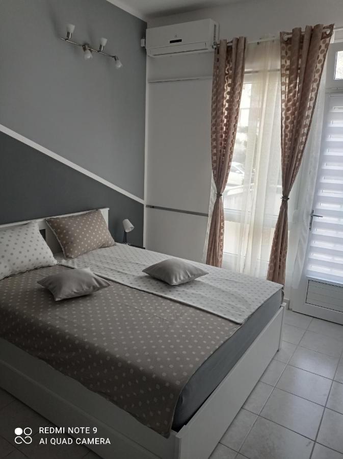 Summer Rest Split Luaran gambar